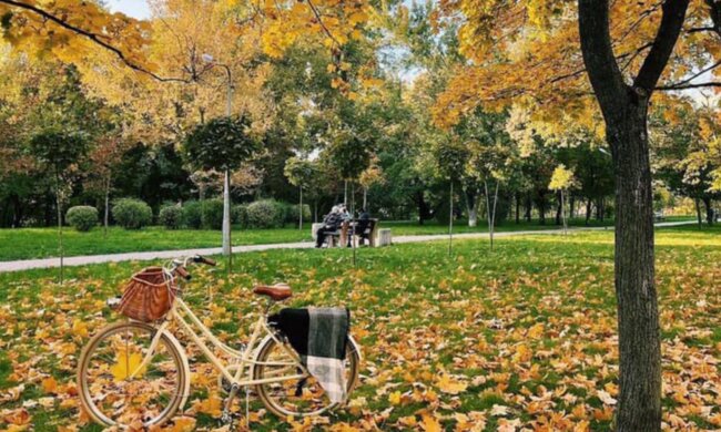 Осінь, українці, фото із соцмереж