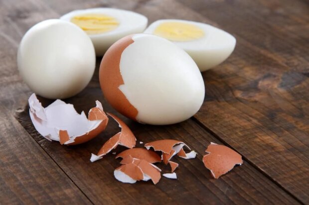 Яйця почистяться за дві секунди: як їх насправді потрібно варити. Проста хитрість
