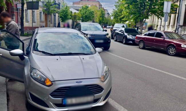 Парковка, велодорожка, фото: Нацполиция