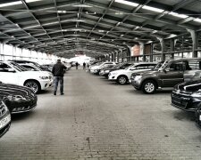 Автосалон