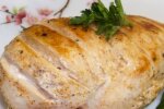Это блюдо восхитит каждого гостя: рецепт нежной и сочной новогодней буженины из куриного филе