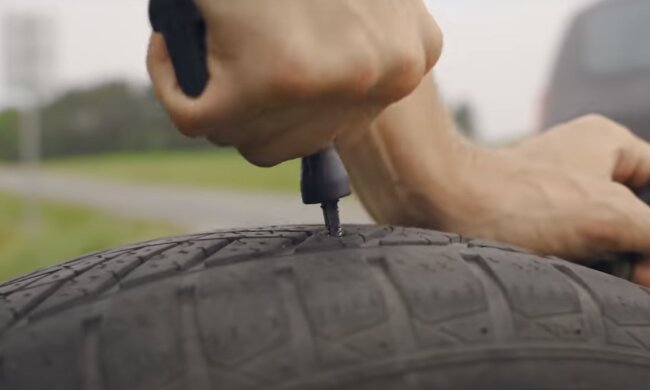 Пробитое колесо: скрин с видео