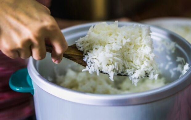 Тепер рис ніколи не злипатиметься: допоможе одне просте правило