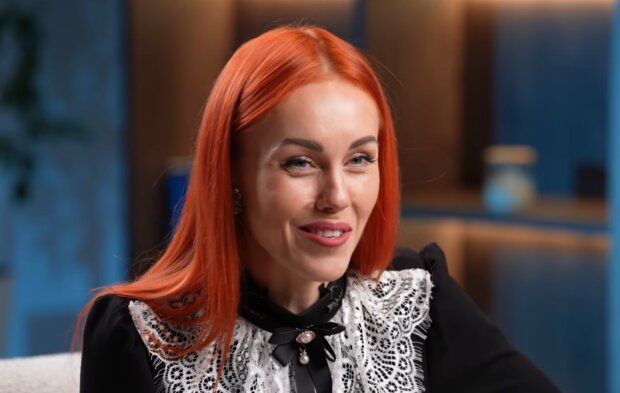 Олена Тополя, кадр з інтерв'ю