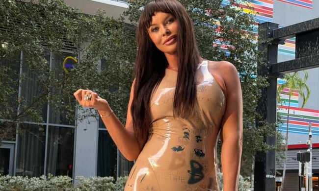 Асія Ахат, фото із соцмереж