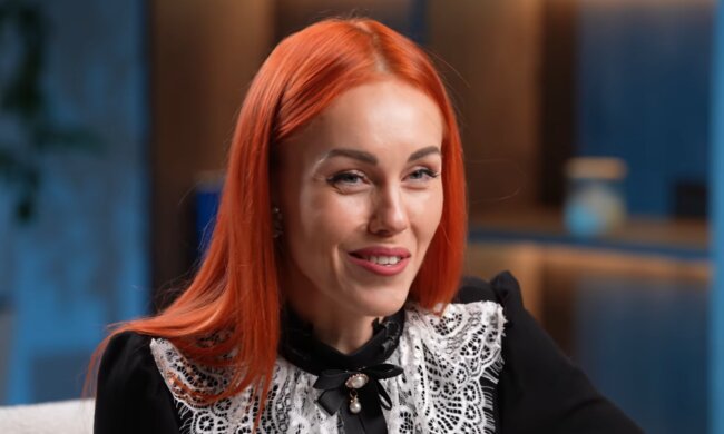 Олена Тополя, кадр з інтерв'ю