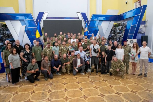 Кличко вручив відзнаки захисникам і захисницям до 35-ої річниці Незалежності України