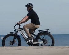 Повнопривідний електровелосипед GMC Hummer: скрін