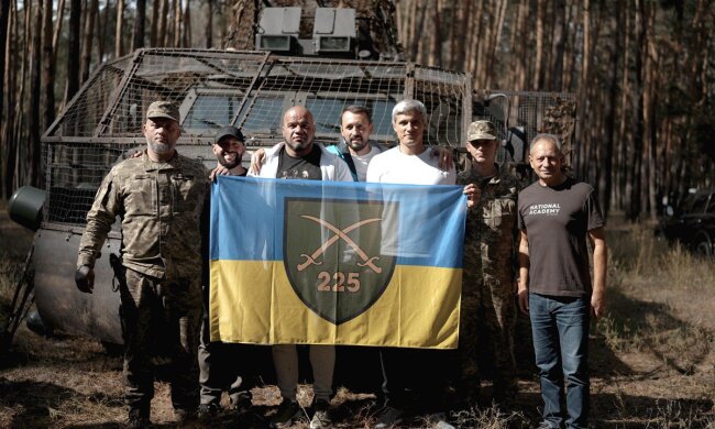 350 місій на передову і тисячі врятованих життів: як Валерій Дубіль допомагає фронту та медикам