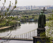 Большой праздник: почему сегодня нельзя смотреть на небо