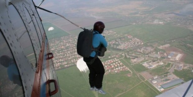 Не розкрився парашут: у Чернігівській області сталася трагедія з рятувальником