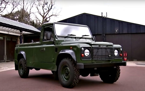 "Land Rover". Фото: скріншот YouTube-відео.