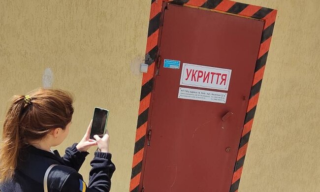 У Дніпровському районі столиці триває перевірка найпростіших укриттів