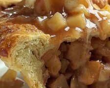 Яблочный пирог, кадр из видео