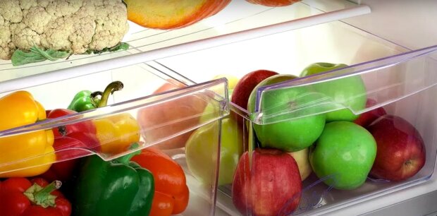 Овочі в холодильнику довго не гнитимуть: ця хитрість із сухою губкою для посуду вам точно допоможе