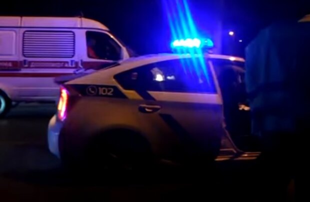 Анекдот года: в Киеве столкнулись две полицейские машины. Фото курьеза