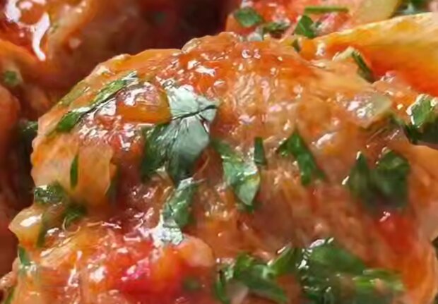 Курка по-угорськи, кадр з відео