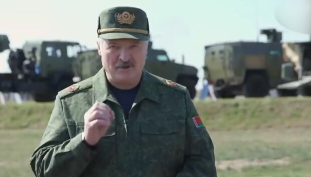 Лукашенко готовий вдарити по Путіну. З КДБ терміново вичищають російських офіцерів