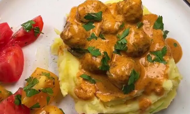 Тефтельки в сливочно-томатном соусе, кадр из видео