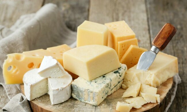 Специалисты рассказали, почему опасно есть сыр каждый день