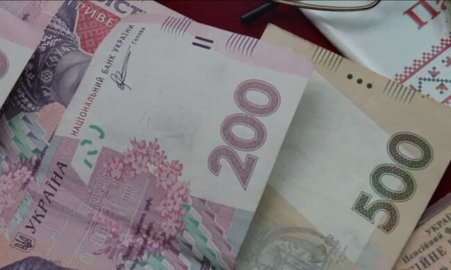 Все рухнет через месяц: украинцев официально оставят без пенсий. Кому суждено просить милостыню