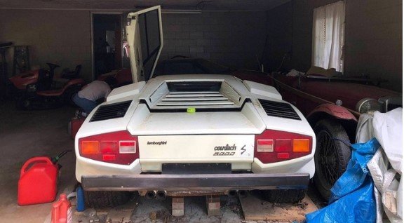 Lamborghini Ferrari