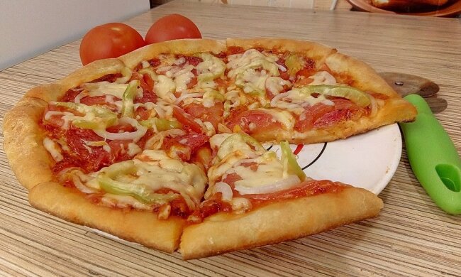 Секрет, о котором расскажет не каждый шеф-повар: как приготовить идеальное тесто для пиццы на обычном кефире