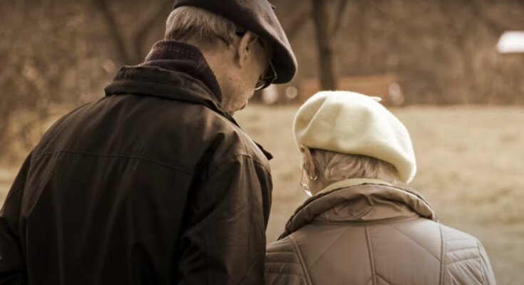 Пенсіонери. Фото: скріншот YouTubе