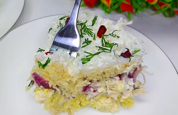 Праздничный салат, кадр из видео