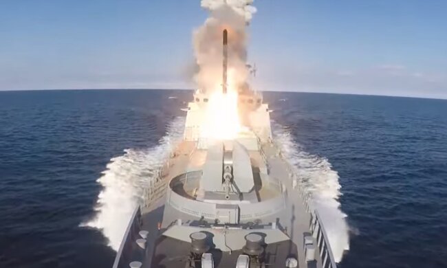 Ракетная опасность: Россия вывела в море 24 "Калибра". Украинцев предупредили