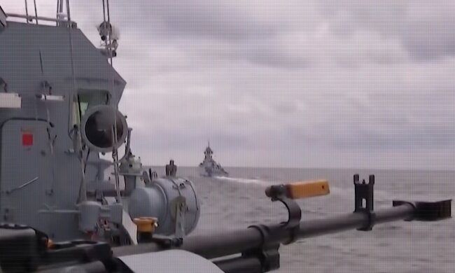Военные корабли РФ остаются в Черном море. Ситуация опасная