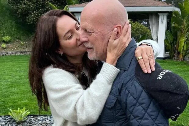 Брюс Вілліс, фото з соцмереж