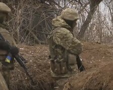 Бойцы ВСУ на Донбассе. Фото: скриншот Youtube-видео