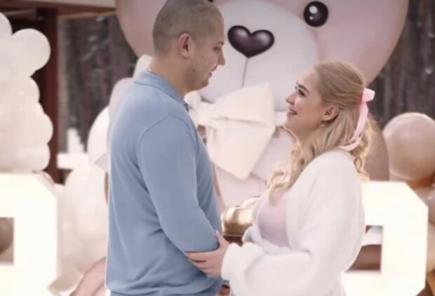Інна Бєлєнь з нареченим, кадр з відео