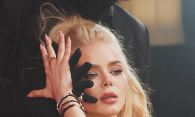 Аліна Гросу