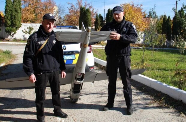 Вместо грибов: украинец пошел в лес и нашел там целый российский беспилотник. Фото