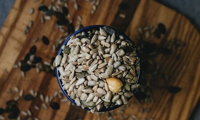 Специалисты рассказали, чем полезны семечки подсолнуха