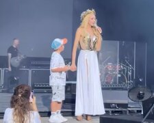 Оля Полякова, кадр з відео