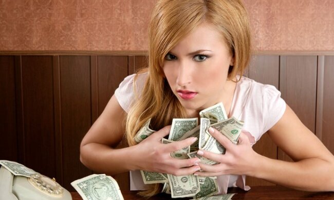 Алчная женщина, фото: youtube.com