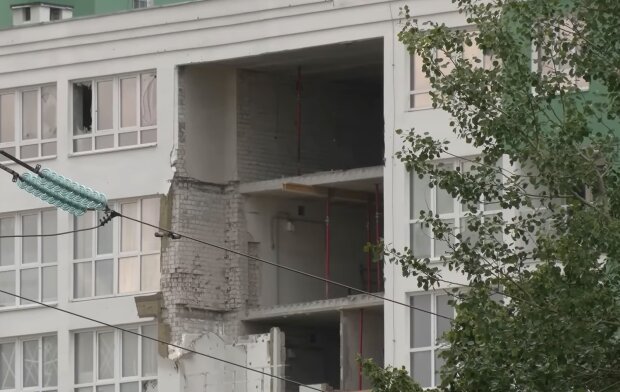 Выстрелил из танка по жилой многоэтажке: россиянин получил 10 лет тюрьмы в Украине. Видео
