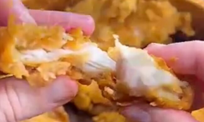 Курячі стріпси, кадр з відео