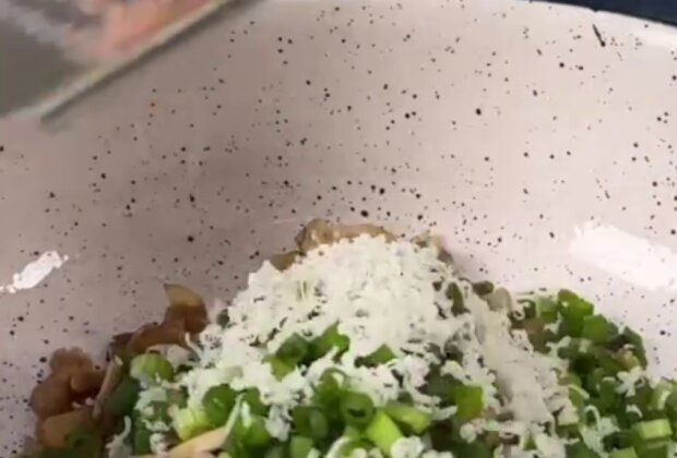 Курячі рулетики з грибами та сиром, кадр з відео