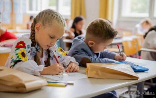 Родителям пора готовиться: сколько теперь будут учиться украинские школьники и какие их ждут сюрпризы