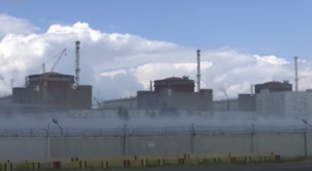 Россияне нанесли удар по Запорожской АЭС. Появились первые подробности и видео