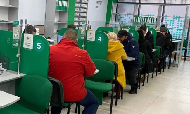 Теперь придется платить больше за паспорта, права и экзамены: какие госуслуги подорожали с января