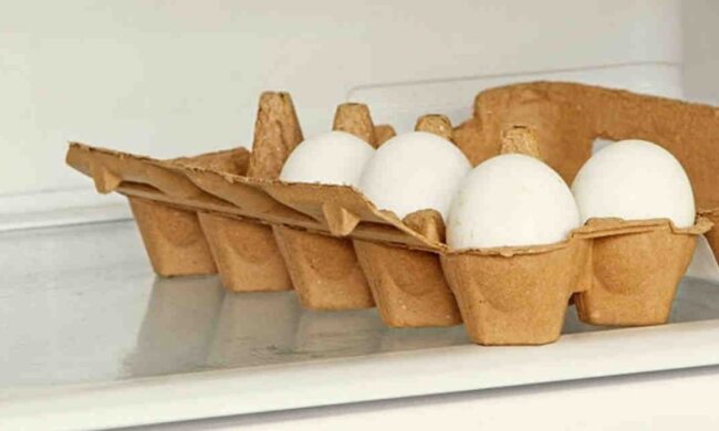Многие не догадывались: как на самом деле нужно хранить яйца - острым концом вверх или вниз