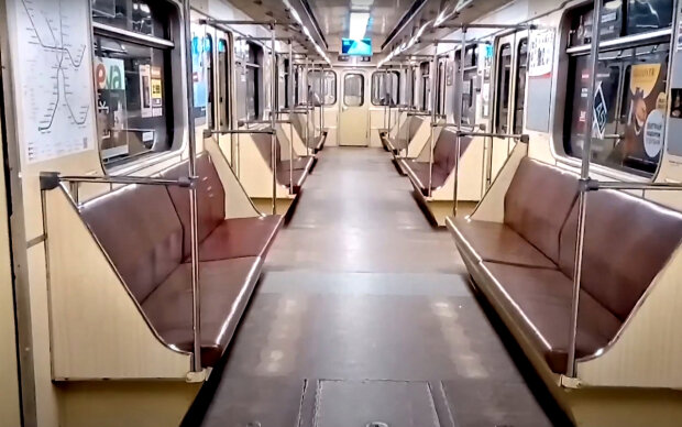 Порожні вагони метро. Фото: скріншот YouTube-відео.