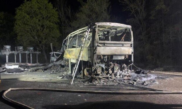 27 человек не выжили: под Ровно автобус врезался в бензовоз. Фото и видео ДТП
