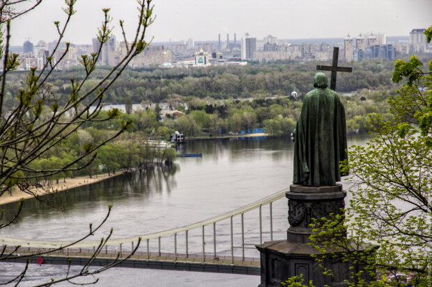 Велике свято: чому сьогодні не можна дивитися на небо