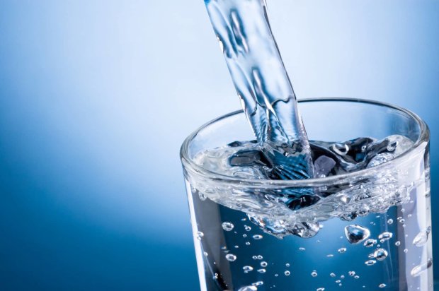 вода